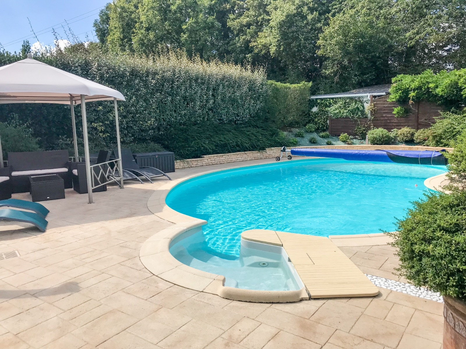 swimming pool