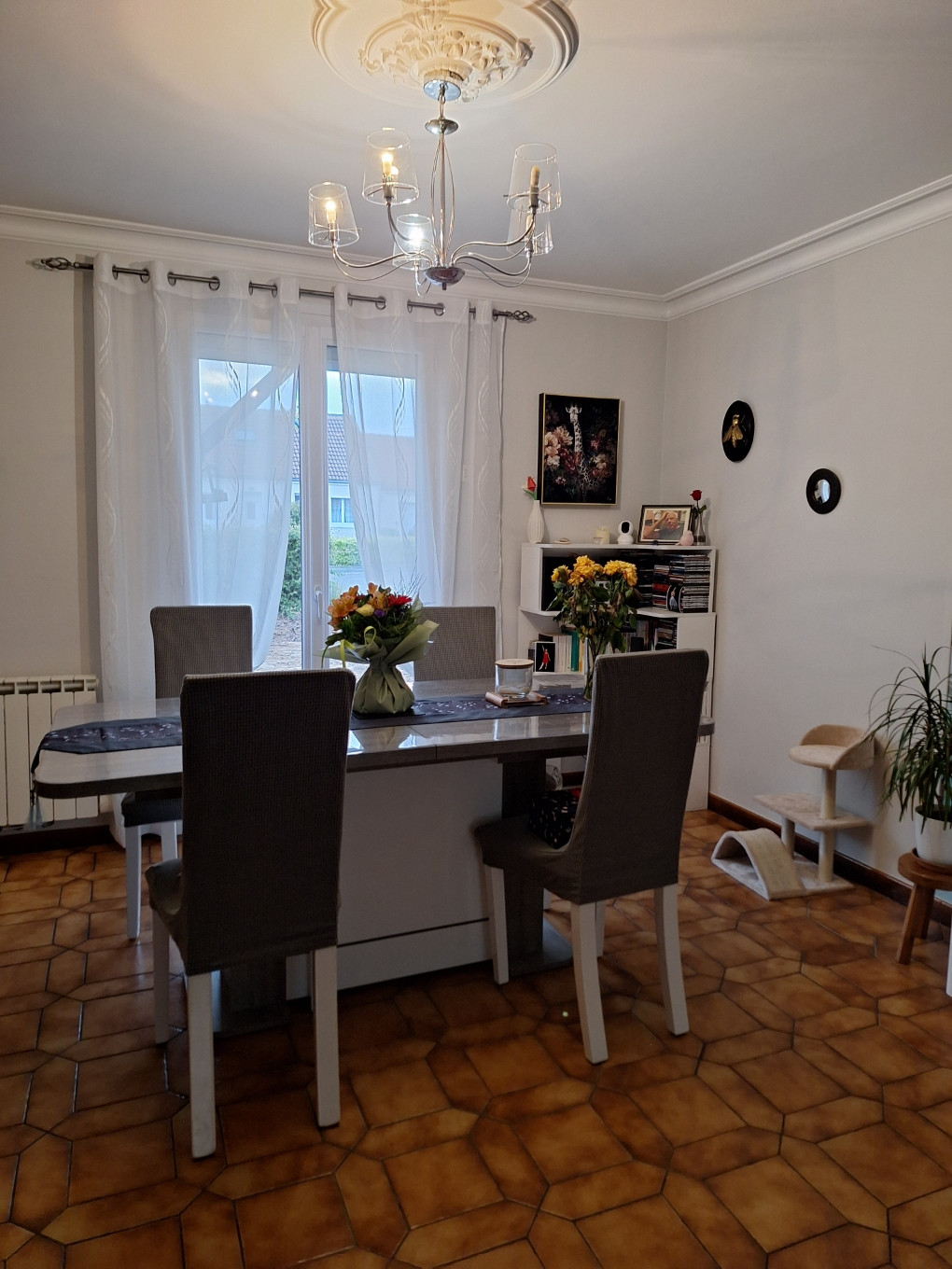Dining room - 20 minutes from the circuit
