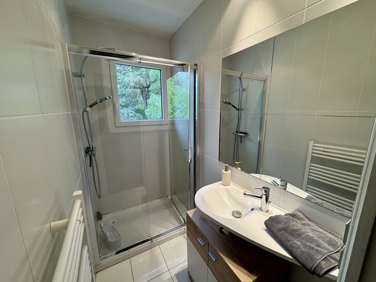Salle de bain 2 à 12mn du circuit des 24h