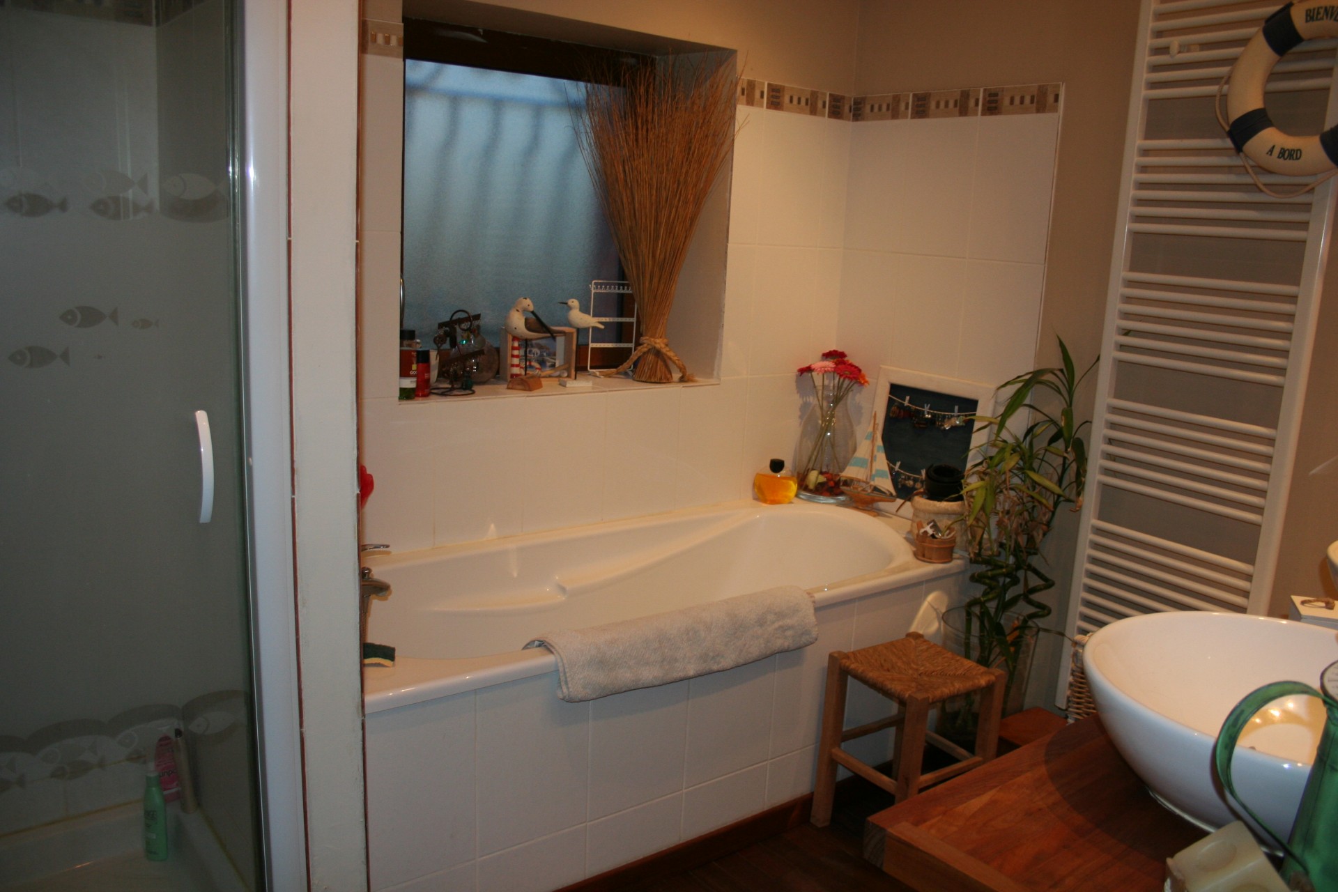 bathroom_guestshouse_24h_lemans_b&b