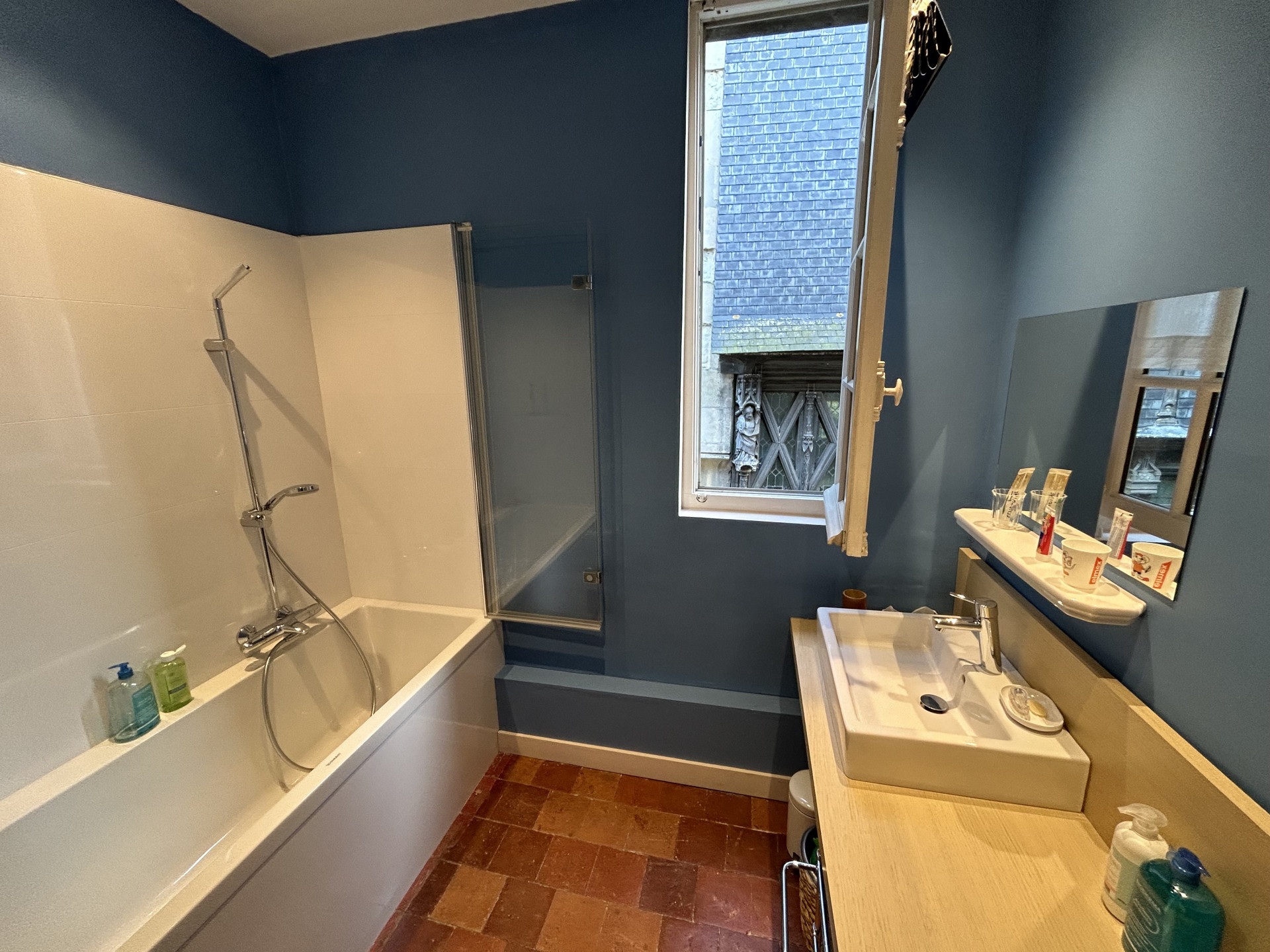 Salle de bain - à 20mn du circuit des 24H