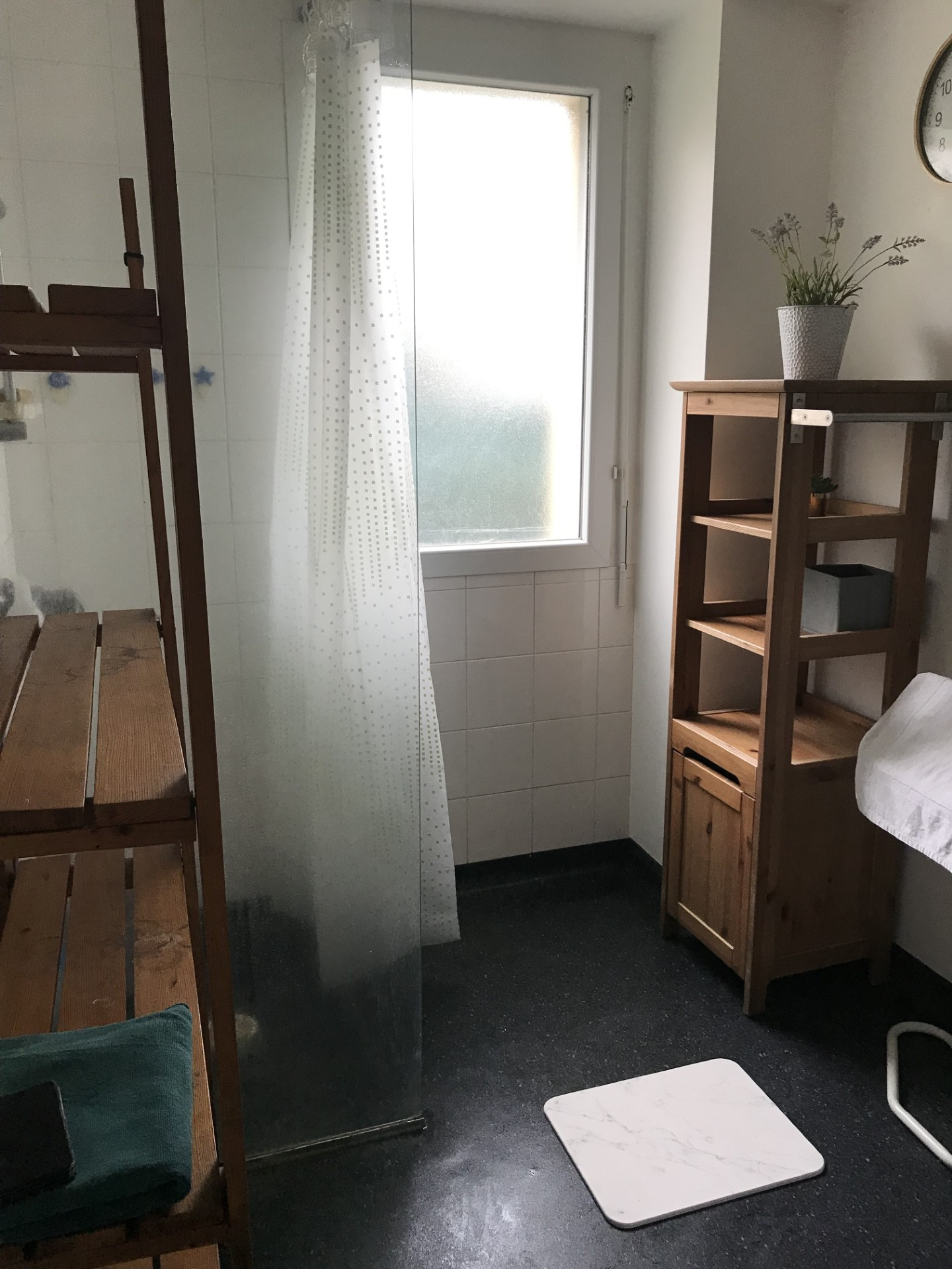 bathroom - apartment near the city center	