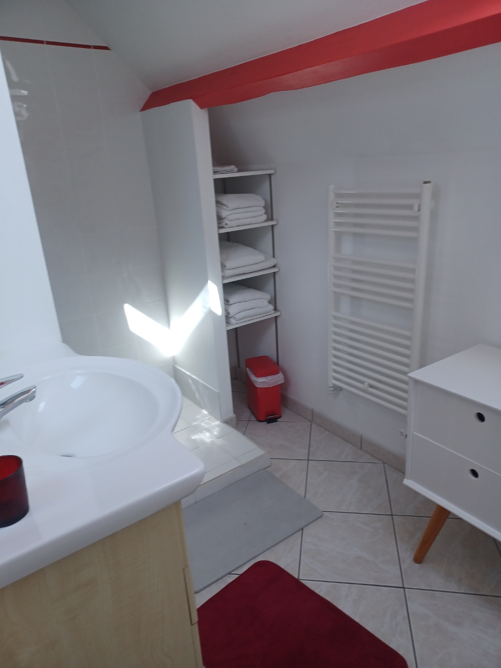 salle de bain chambre 2 à 10mn du circuit des 24H