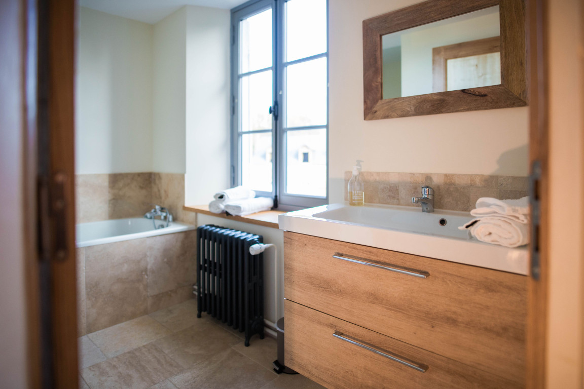 salle de bain - gîte à 12mn du circuit des 24H