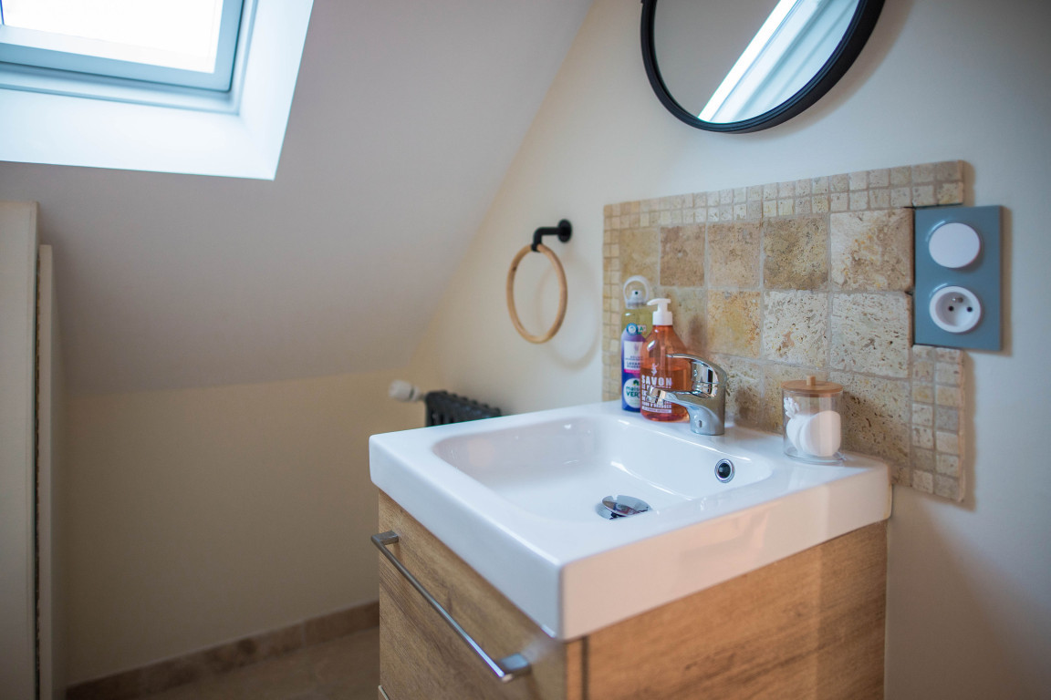 salle de bain - gîte à 12mn du circuit des 24H