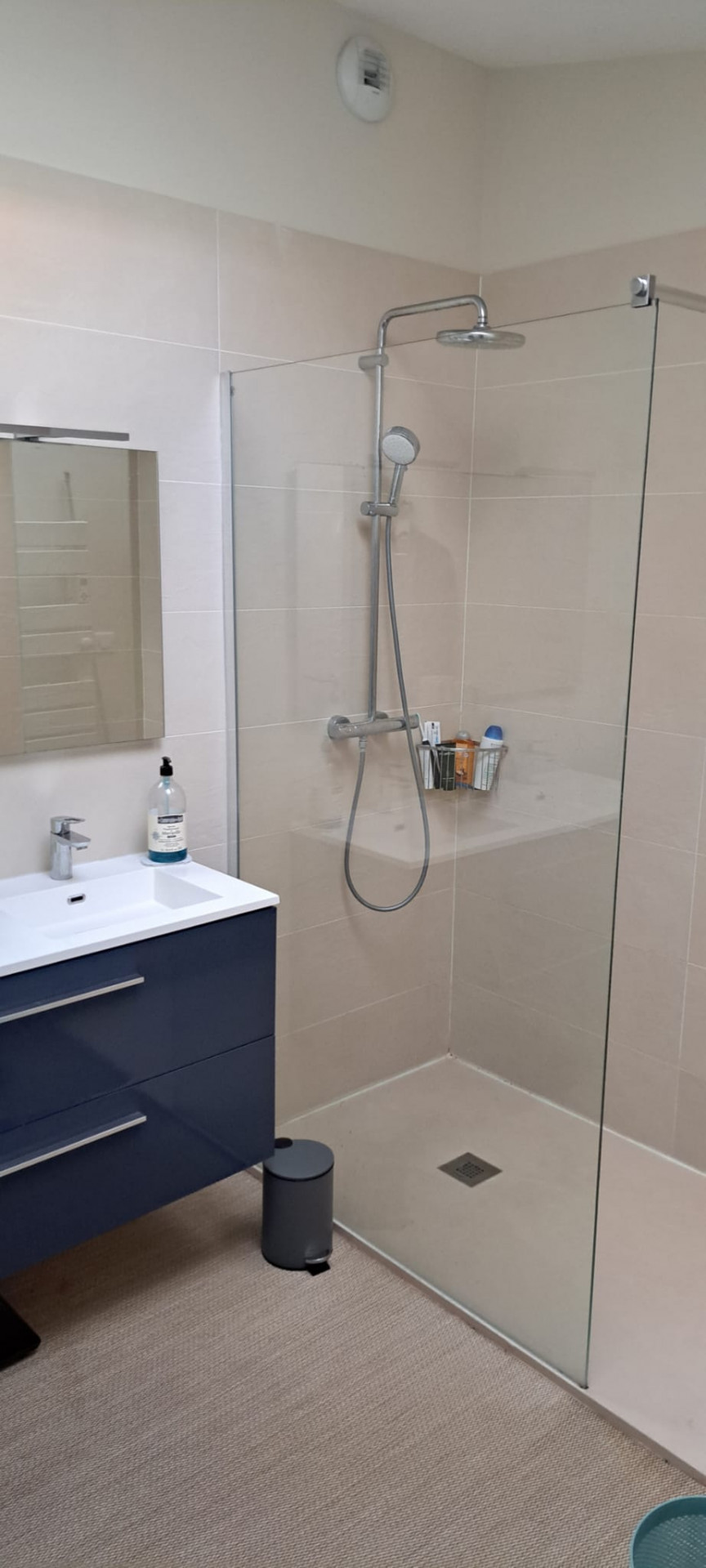 salle de bain - maison à 10 minutes à pied de la gare du Mans