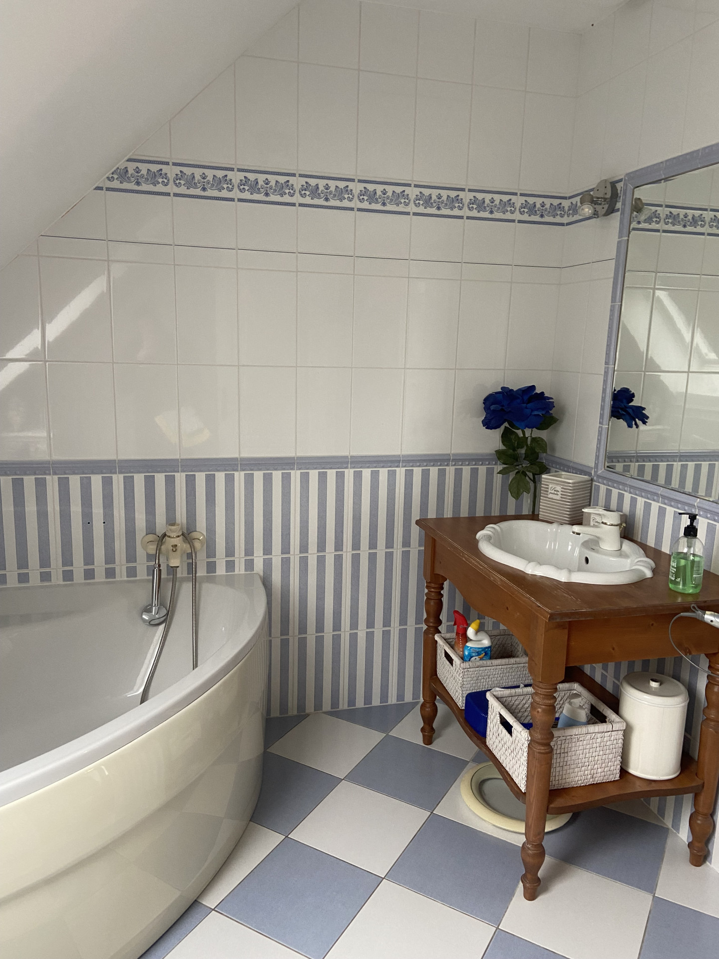 bathroom guest house 24H