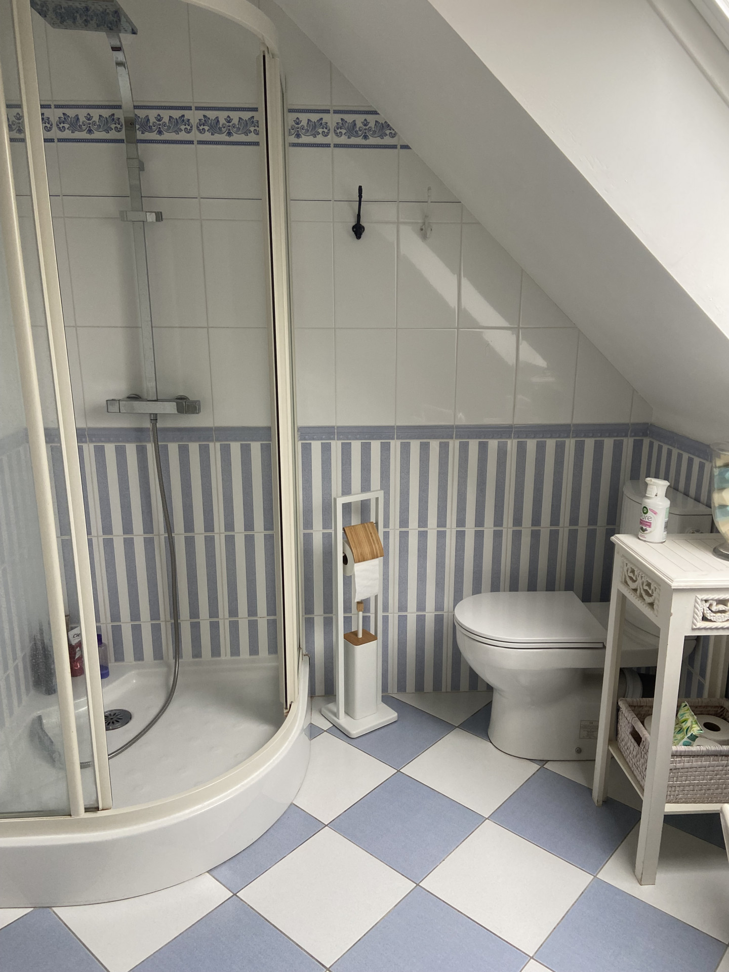 bathroom guest house 24H