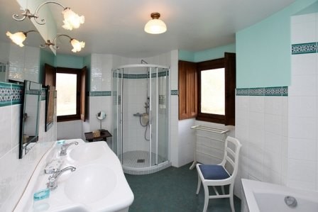 Bathroom-in-suite-a-the-chateau-1379-E