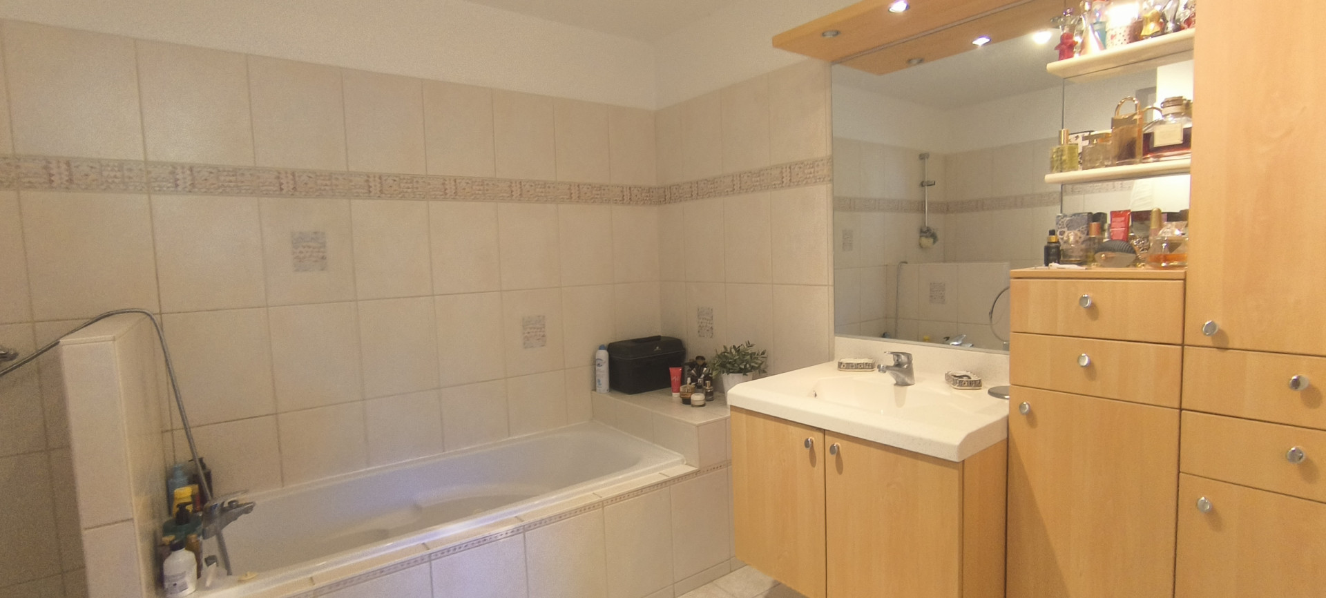 salle de bain- villa à 27mn du circuit