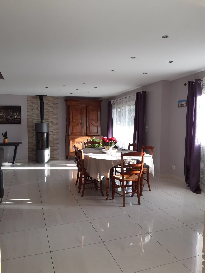 breakfast room