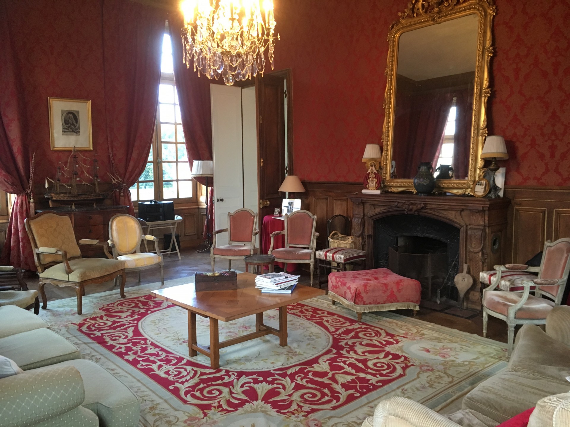 livingroom_guestshouse_24h_lemans_castel