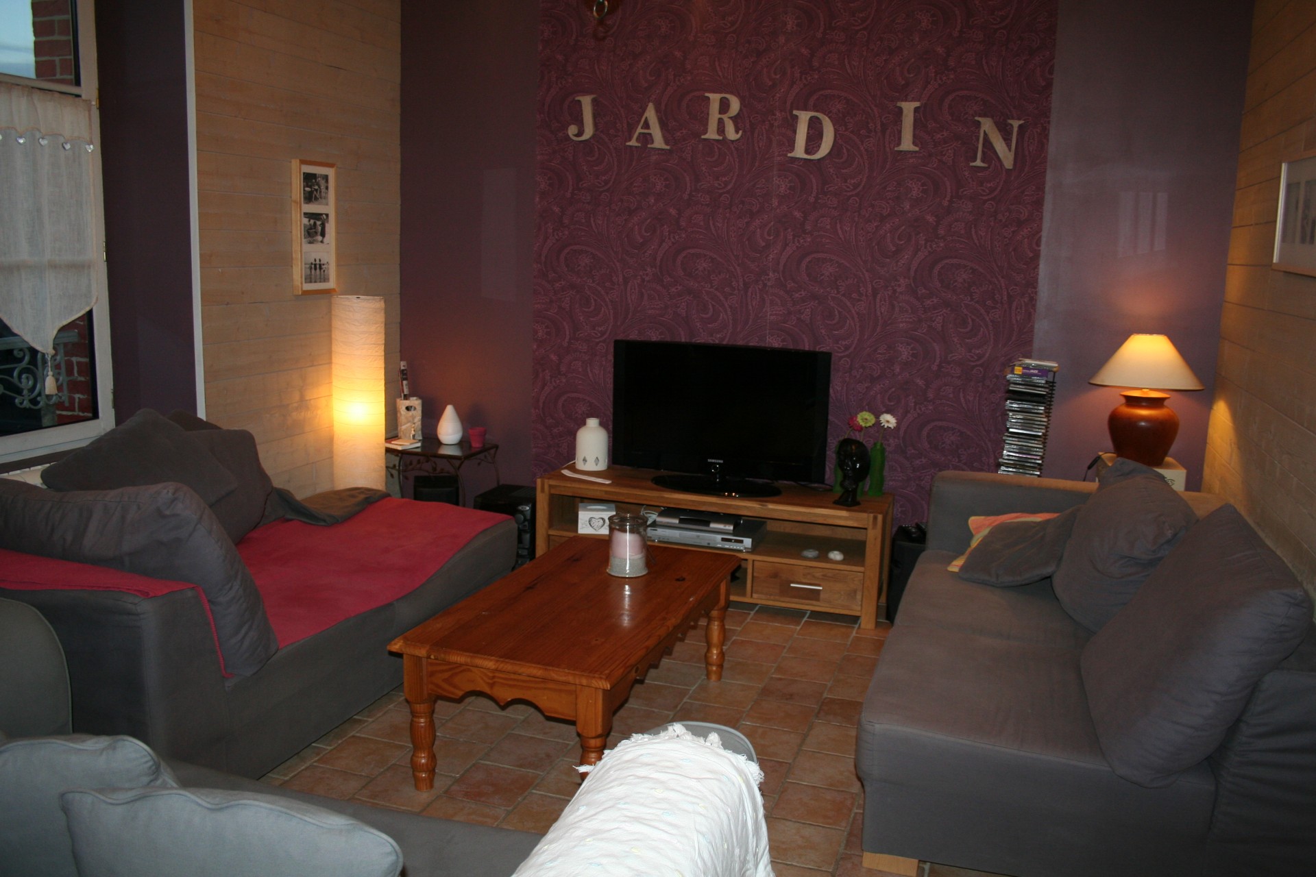 livingroom_guestshouse_24h_lemans_b&b