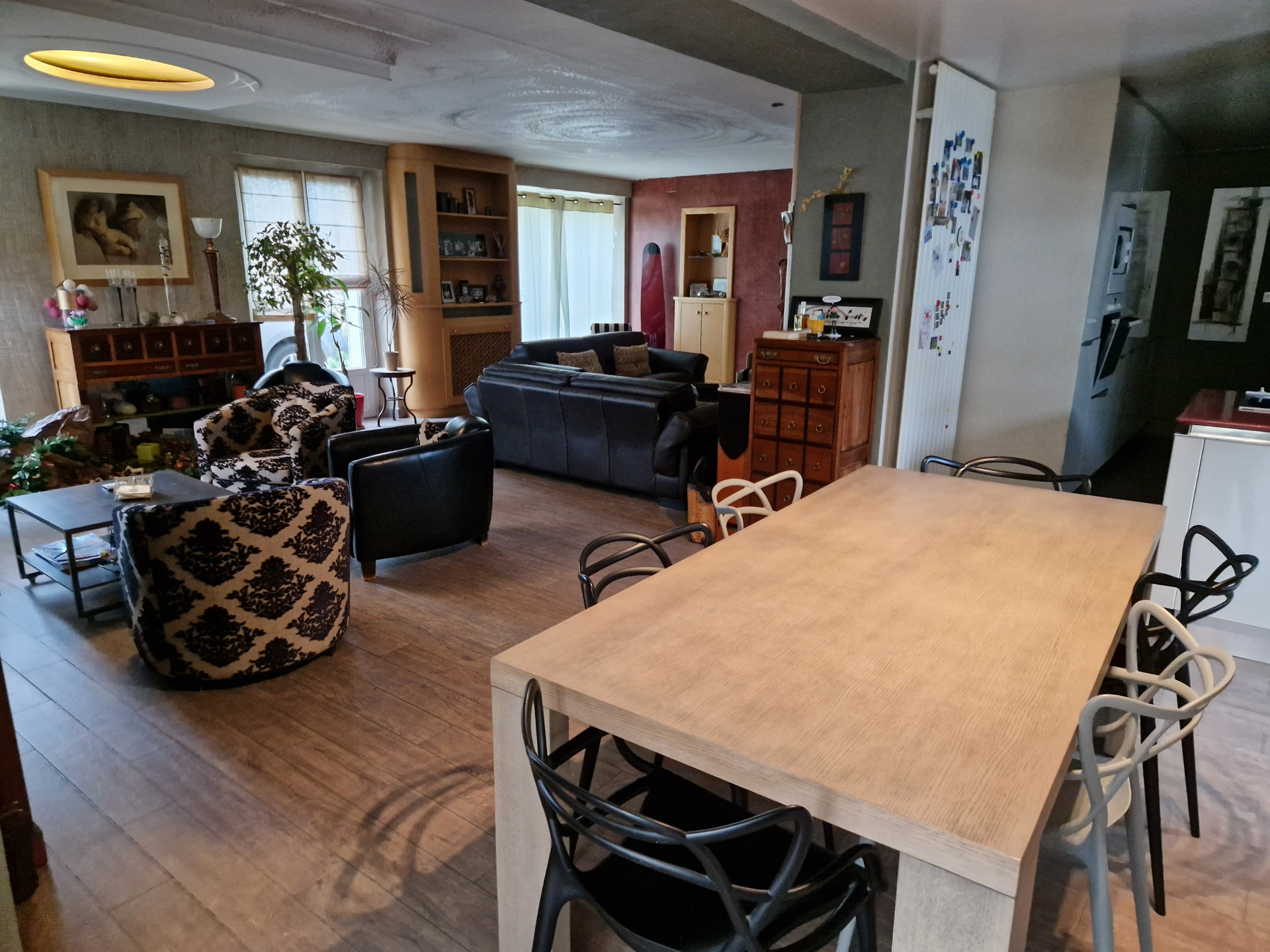 Lounge available