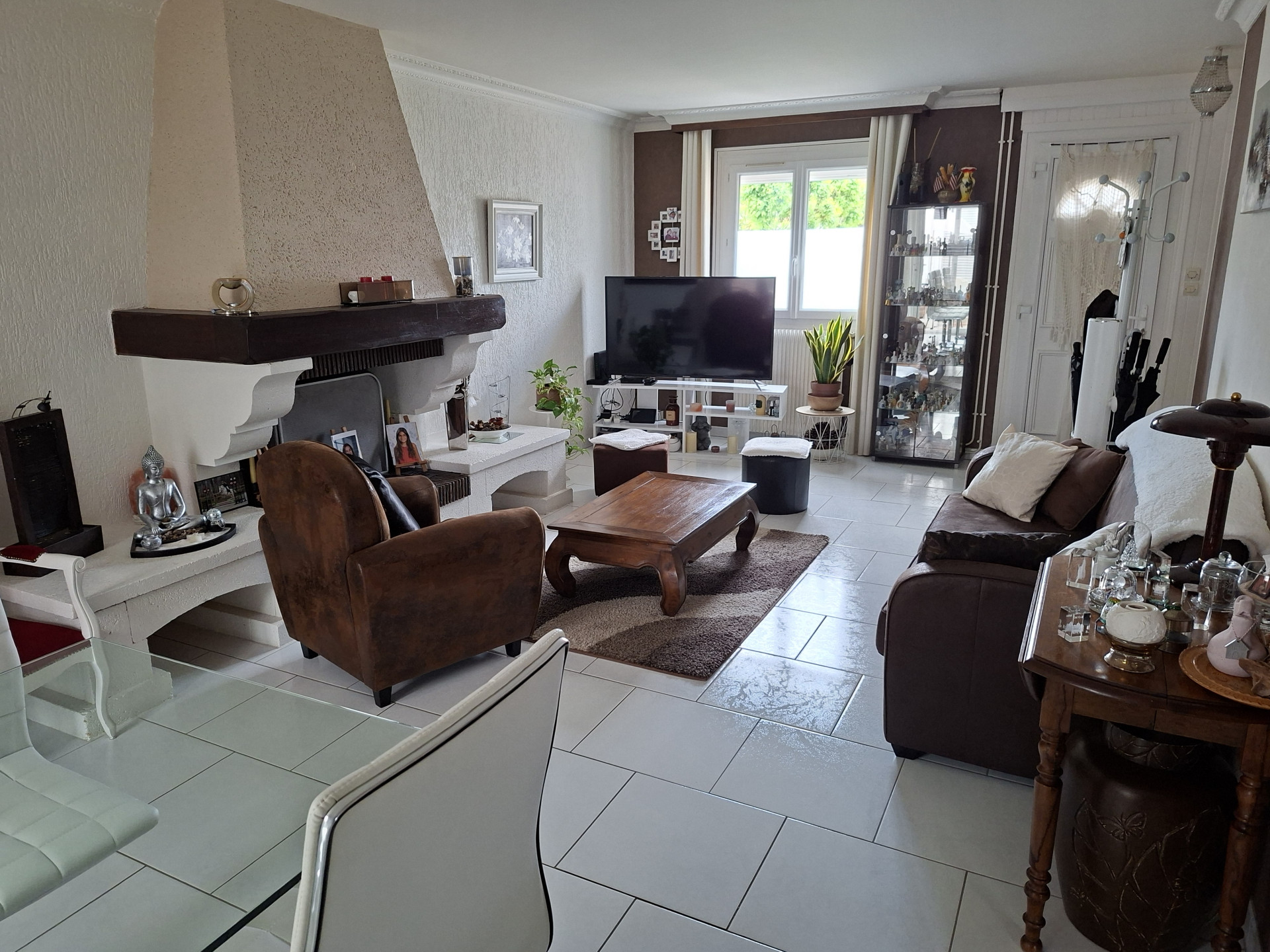 Salon Chambre d'hôtes proche circuit des 24h Salon Chambre d'hôtes proche circuit des 24h