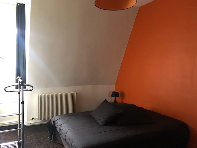 2nd bedroom-castle-bathroom-share-1-8541 2nd bedroom-castle-bathroom-share-1-8541