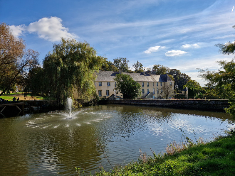 5 chambres avec salles de bain privatives à 20mn du circuit
