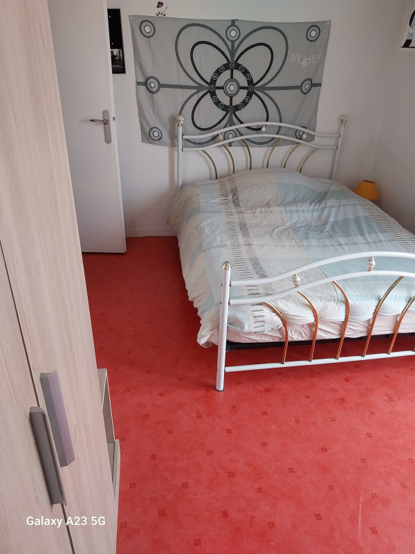 Chambre 1 - à 5 min du circuit Chambre 1 - à 5 min du circuit