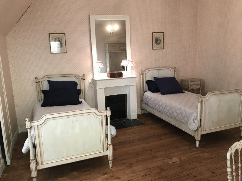 room-8 room-8