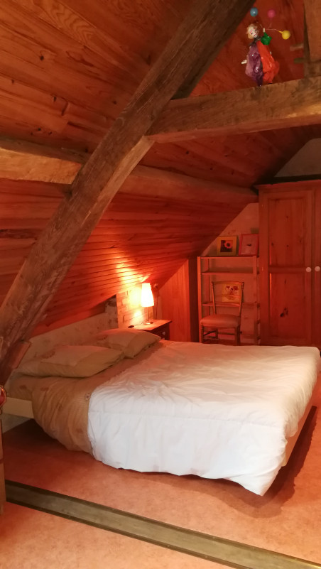 bedroom with 2 double beds bedroom with 2 double beds