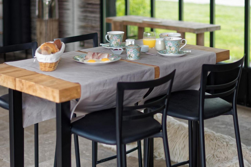 Chambres avec salles de bains privatives dans un domaine à 15mn du circuit Chambres avec salles de bains privatives dans un domaine à 15mn du circuit