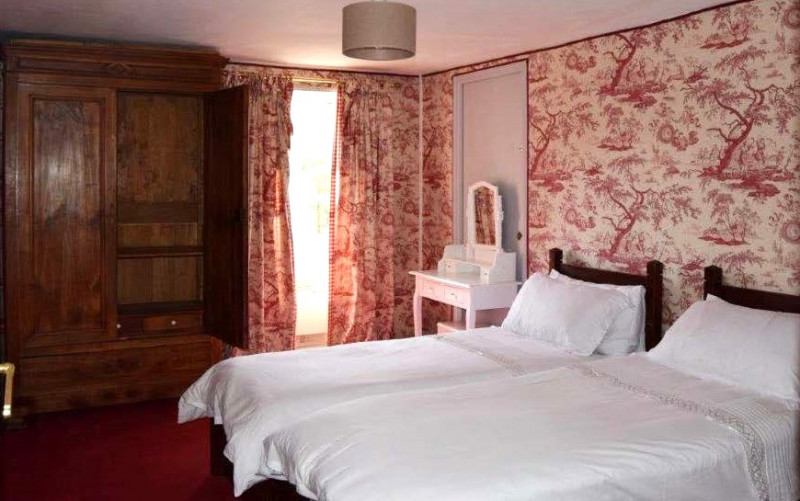 Chateau-chambre-twin-circuit-du-mans	 Chateau-chambre-twin-circuit-du-mans