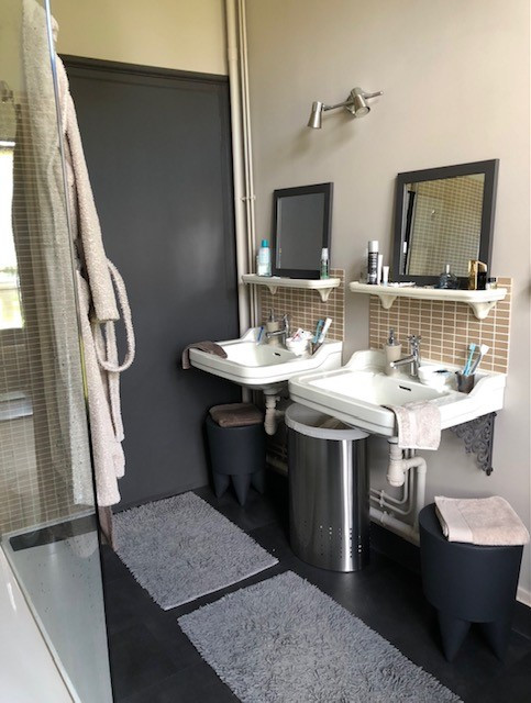 castle-shower-room-3-8568 castle-shower-room-3-8568