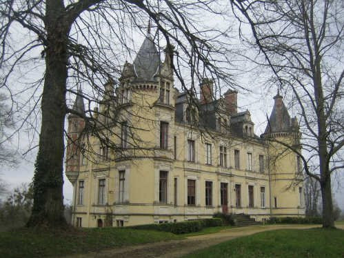 Castle exterior view	 Castle exterior view