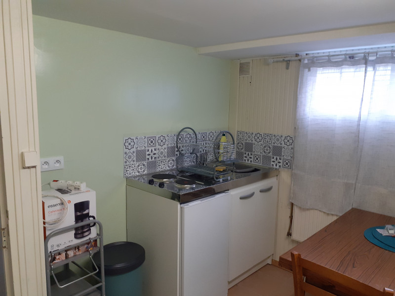 kitchen - independent studio north of the circuit