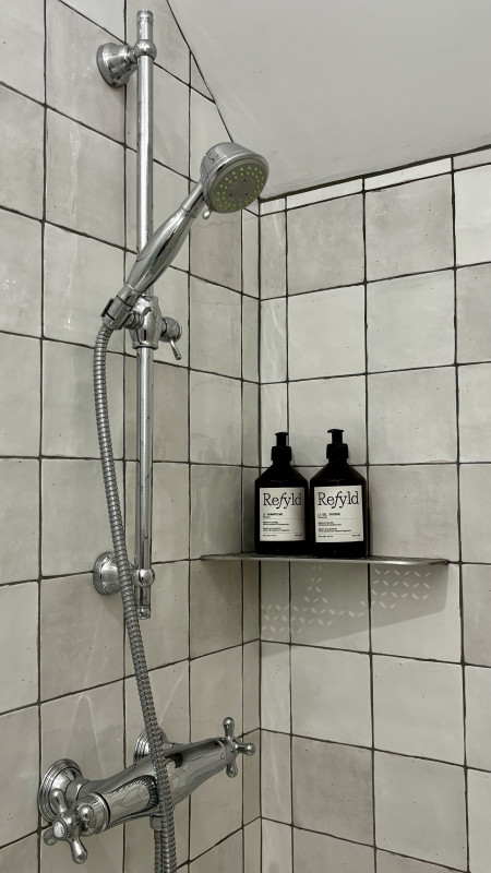 domaine-du-petit-tertre-chambre-lichen-salle-de-bain-19284