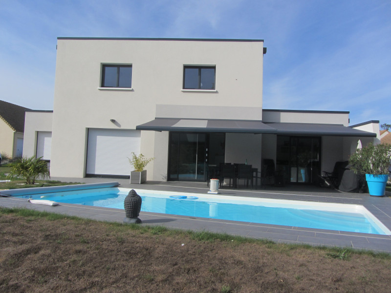 Extérieur avec piscine