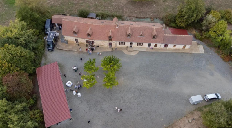 outdoor group accommodation 20 minutes from the circuit	