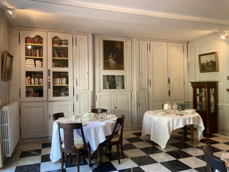 Salle à manger 2 - 30 mn du circuit des 24H Salle à manger 2 - 30 mn du circuit des 24H