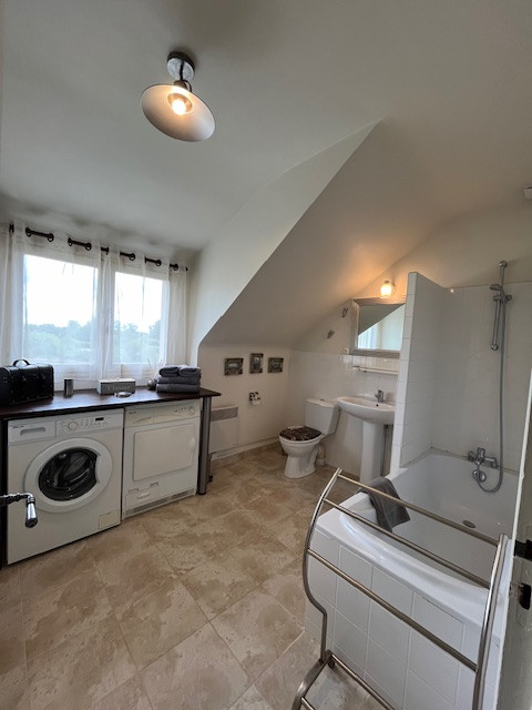 Salle de bain 1  Salle de bain 1