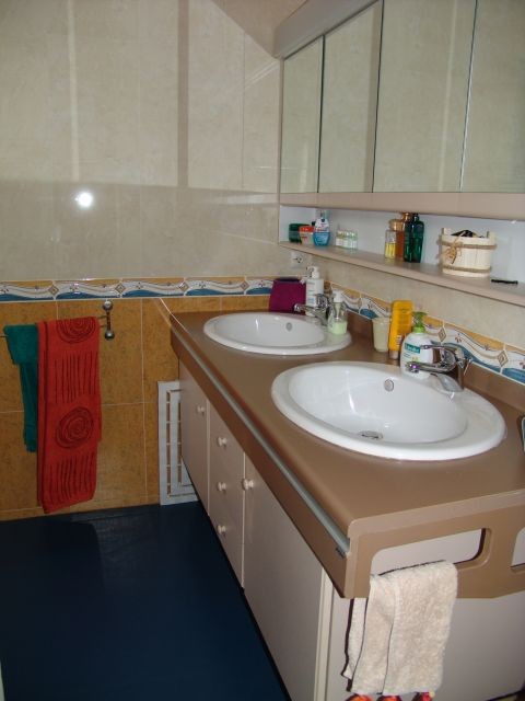 Salle de bain salle_de_bain_hôtes_24h_lemans_b&b