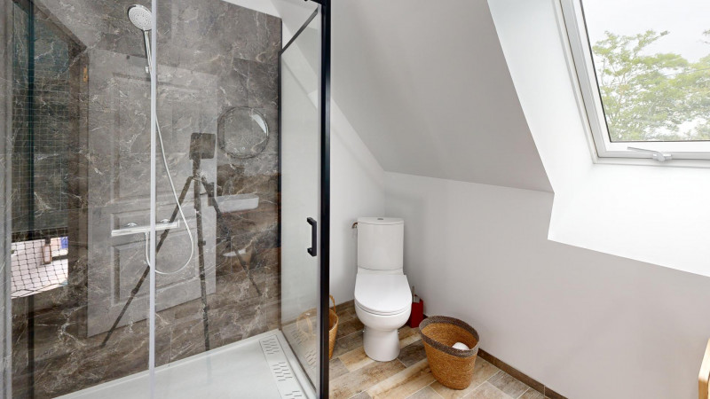 bathroom bathroom