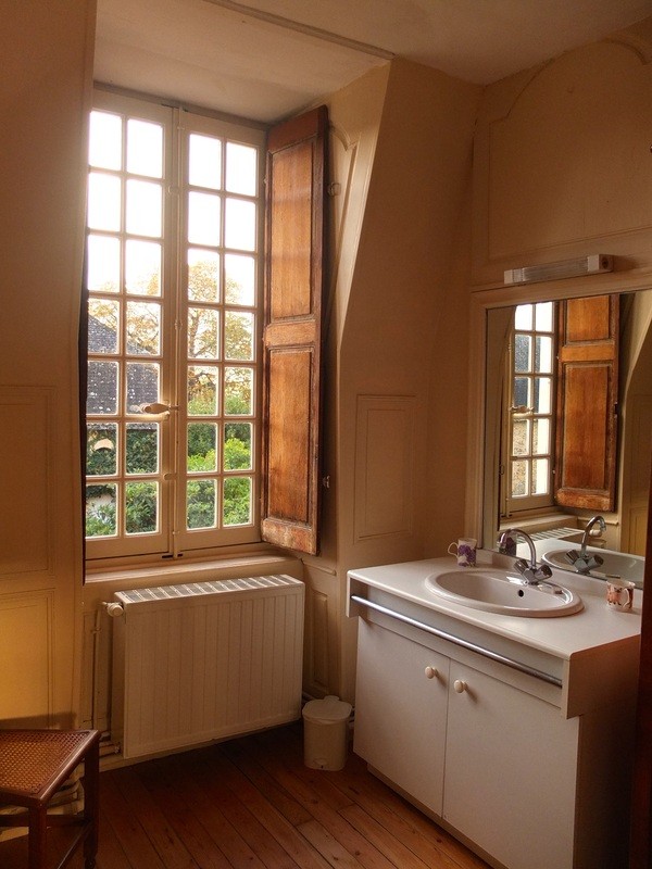 bathroom_le_mans_castle_24h_race_2020