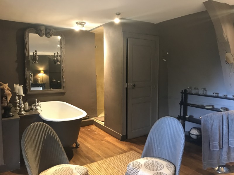 bathroom bathroom_guestshouse_24h_lemans_castel