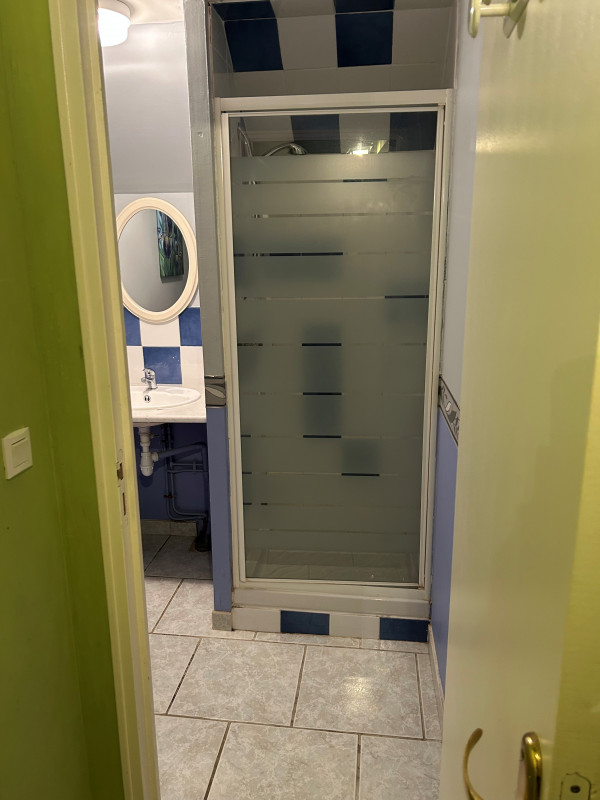 Salle de bain 3- 30mn du circuit des 24 Heures du Mans Salle de bain 3- 30mn du circuit des 24 Heures du Mans