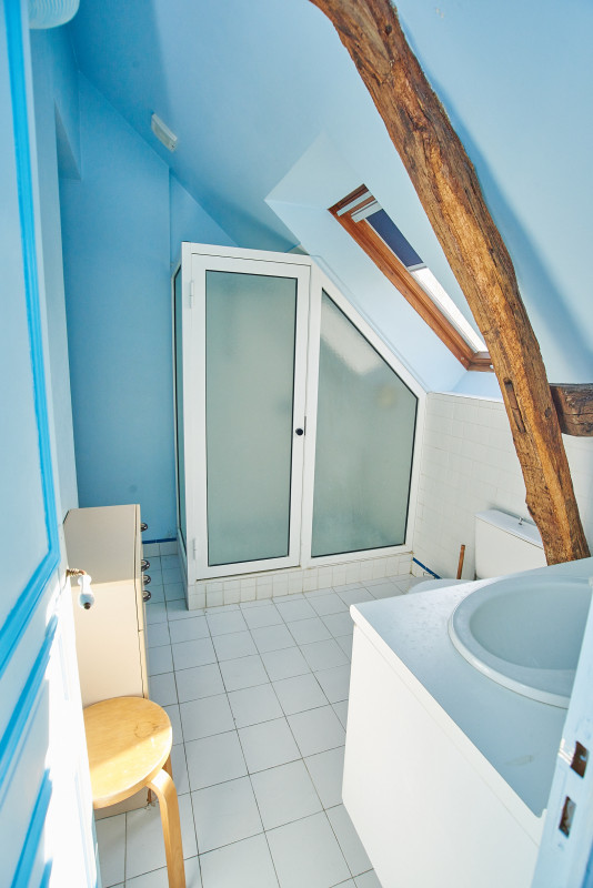 bathroom  bathroom