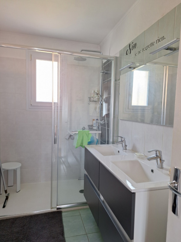 	bathroom - 20 min from circuit