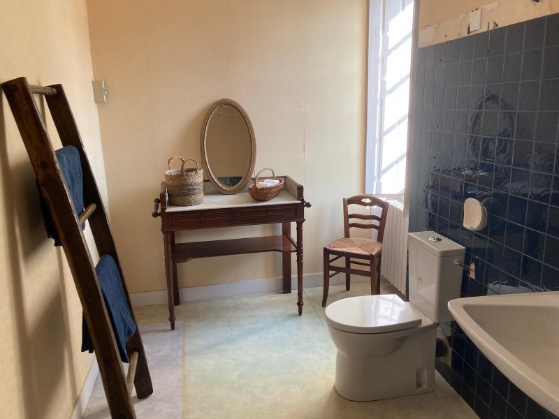 Salle de bain chambre 1 - 2 - 30 mn du circuit des 24h Salle de bain chambre 1 - 2 - 30 mn du circuit des 24h