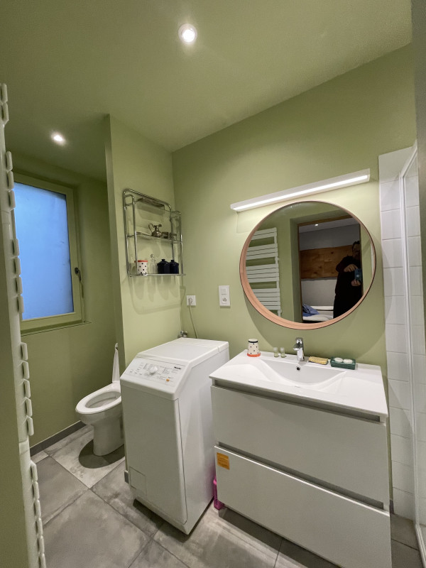 salle de bain privative - château à 40 minutes du circuit salle de bain privative - château à 40 minutes du circuit