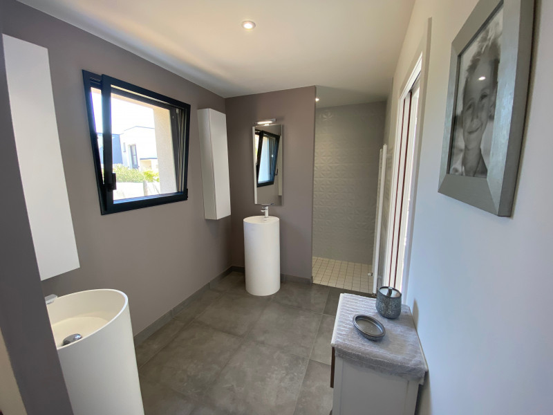 salle-de-bain-villa 10mn du circuit salle-de-bain-villa 10mn du circuit