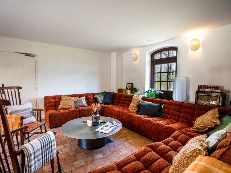 Salon 2 - 40 min from the circuit Salon 2 - 40 min from the circuit