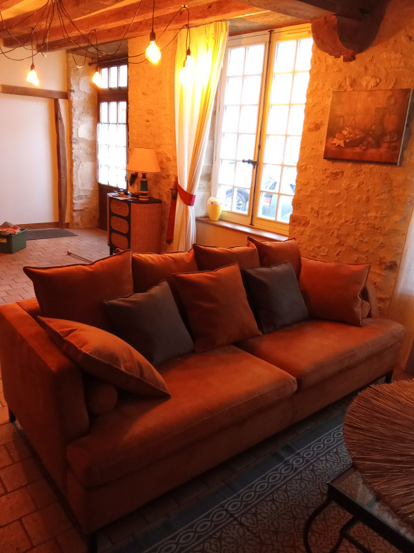Living room - 35 minutes from the circuit