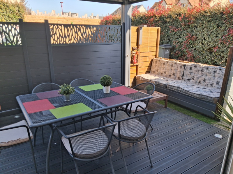 Salon de jardin -- 3 chambres d'hôtes à 20 minutes du circuit des 24H Salon de jardin -- 3 chambres d'hôtes à 20 minutes du circuit des 24H