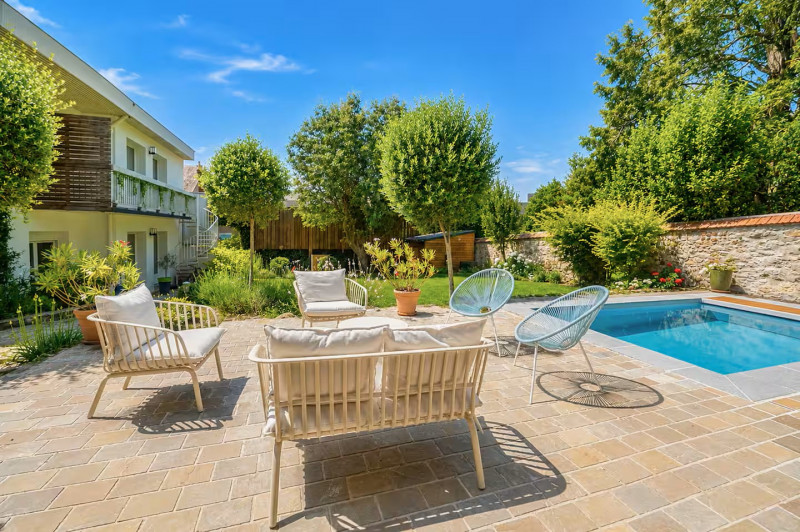 Outdoor Lounge