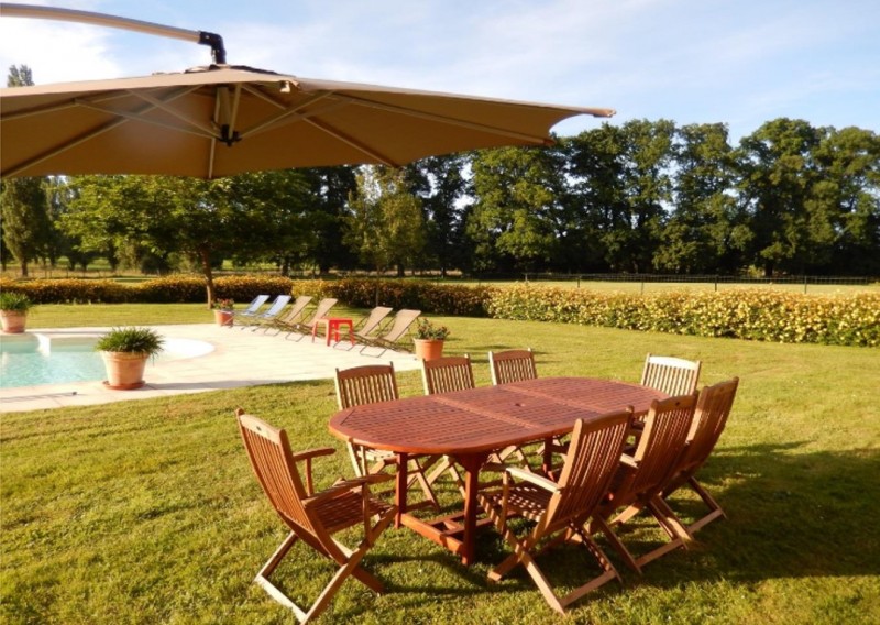 terrace-pool-castle-cottage-circuit